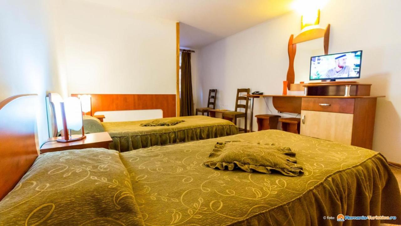 Anomis Hotel คุมปูลุง ภายนอก รูปภาพ