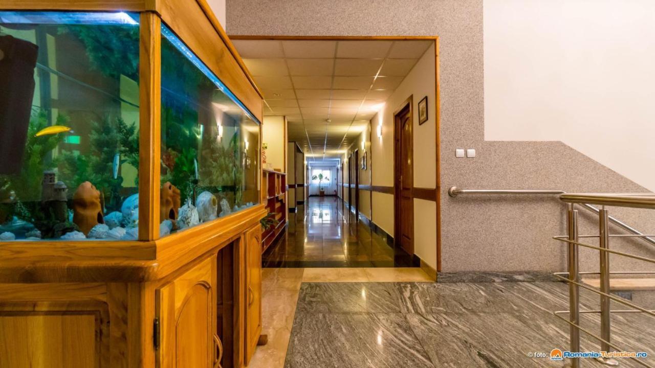 Anomis Hotel คุมปูลุง ภายนอก รูปภาพ